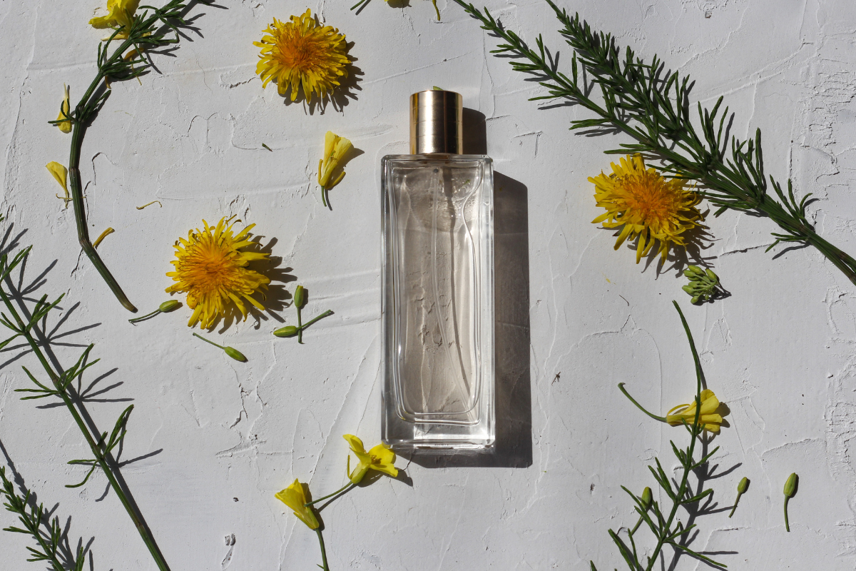 Nuty zapachowe – czym jest piramida zapachowa perfum?